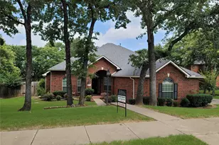 1404 Hummingbird Ct, Crowley, TX 76036 - Photo 1