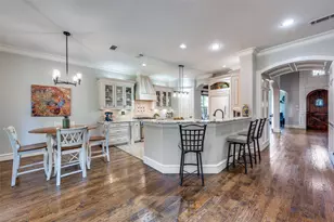 8605 Labron Ave, Dallas, TX 75209 - Photo 16