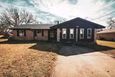 1120 E Wells Avenue, Sherman, TX 75090 - Photo 1