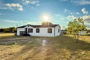 332 Water View Ln, Weatherford, TX 76085 - Photo 2