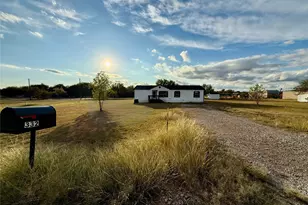 332 Water View Ln, Weatherford, TX 76085 - Photo 1