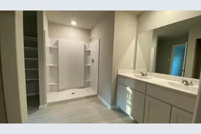 521 Marsh Street, Cleburne, TX 76033 - Photo 8