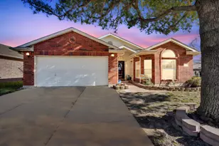 9229 Nightingale Dr, Fort Worth, TX 76123 - Photo 2