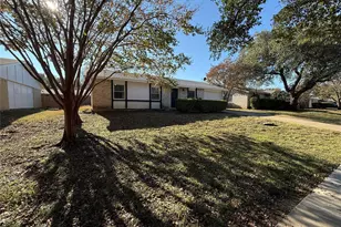 3425 Cherrywood Ln, Plano, TX 75074 - Photo 2