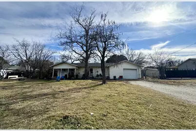 613 W Main Street, Crowley, TX 76036 - Photo 2