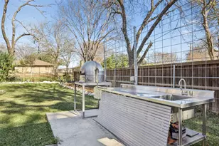 2715 Bonnywood Ln, Dallas, TX 75233 - Photo 32