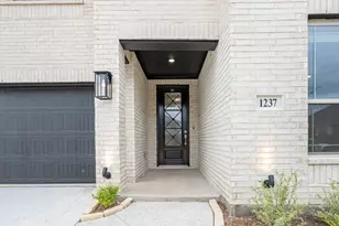 1237 Grand Mdws Dr, Godley, TX 76044 - Photo 4