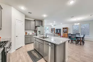 8164 Trudy Ln, Fort Worth, TX 76120 - Photo 10