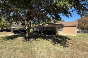 2206 12th St, Brownwood, TX 76801 - Photo 2