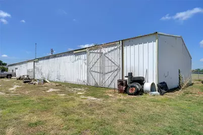 1092 W Highway 199, Springtown, TX 76082 - Photo 20