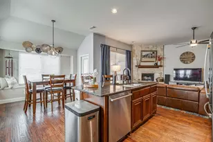 976 Tara Dr, Burleson, TX 76028 - Photo 14