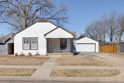 305 W Avenue Avenue E, Garland, TX 75040 - Photo 2