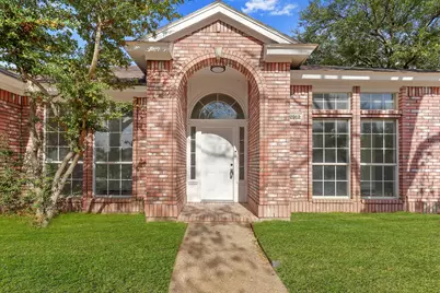 2912 Olympia Drive, Grand Prairie, TX 75052 - Photo 2