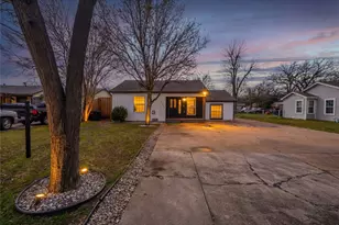 3732 Honeysuckle Ave, Fort Worth, TX 76111 - Photo 2