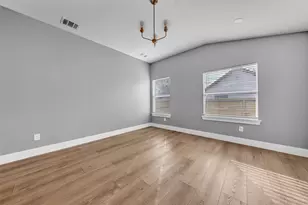 3732 Honeysuckle Ave, Fort Worth, TX 76111 - Photo 10