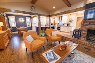 410 Hillcrest Dr, Midlothian, TX 76065 - Photo 1