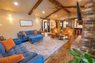 410 Hillcrest Dr, Midlothian, TX 76065 - Photo 4