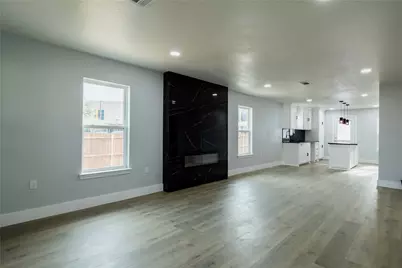 2526 Bethurum Avenue, Dallas, TX 75215 - Photo 4