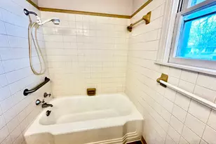 1103 Fair Ave, Gainesville, TX 76240 - Photo 10