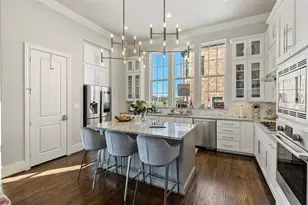 916 W Peach St, Fort Worth, TX 76102 - Photo 2