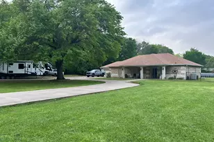 201 W Oak St, Eustace, TX 75124 - Photo 1