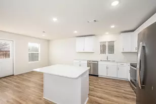 321 Glenwick Ln, Van Alstyne, TX 75495 - Photo 8