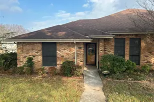 801 Summit, DeSoto, TX 75115 - Photo 1