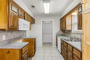 100 Thiele Rd, Lorena, TX 76655 - Photo 10