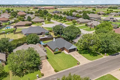 1404 Hyde Park Boulevard, Cleburne, TX 76033 - Photo 28