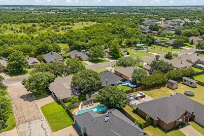 1404 Hyde Park Boulevard, Cleburne, TX 76033 - Photo 32