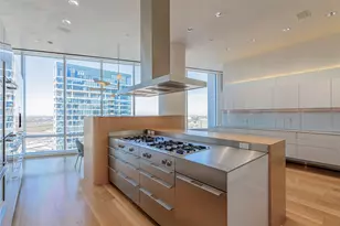 2430 Victory Park Ln, Dallas, TX 75219 - Photo 12