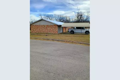 1303 E Boynton Street, Hamilton, TX 76531 - Photo 1