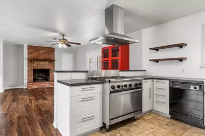 2208 Lake Forest Drive, Waco, TX 76708 - Photo 12