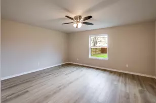 341 NW Summercrest Blvd, Burleson, TX 76028 - Photo 20