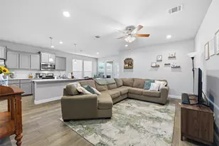 2381 Waggoner Rnch Dr, Weatherford, TX 76087 - Photo 2