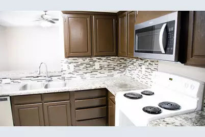 2129 Fawn Ridge Trail, Carrollton, TX 75010 - Photo 2