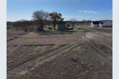 9221 Sunrise Drive, Fort Worth, TX 76134 - Photo 14