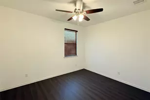 9815 Romo St, Irving, TX 75063 - Photo 18