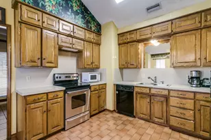 1311 Oak Timber Dr, Euless, TX 76039 - Photo 16