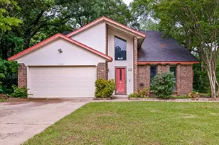 1311 Oak Timber Dr, Euless, TX 76039 - Photo 2