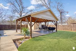 1122 S Hazelwood, Sherman, TX 75090 - Photo 2