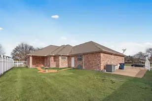 818 Amherst Dr, Waxahachie, TX 75165 - Photo 16