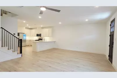 9015 Scarp Hill Lane, Frisco, TX 75035 - Photo 4