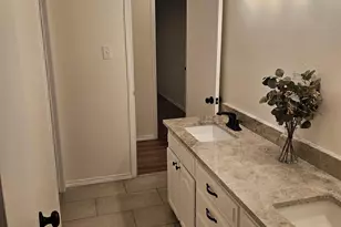 1817 Rhinevalley Dr, Arlington, TX 76012 - Photo 14