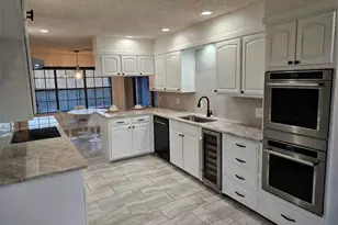 1817 Rhinevalley Dr, Arlington, TX 76012 - Photo 6