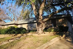 1817 Rhinevalley Dr, Arlington, TX 76012 - Photo 2