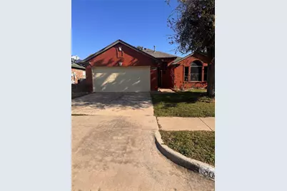 804 Stafford Station Drive, Saginaw, TX 76131 - Photo 2