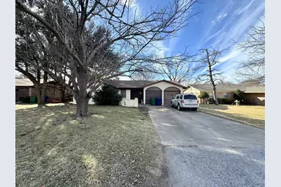 317 N Trail Street, Crowley, TX 76036 - Photo 2