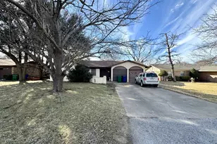 317 N Trail St, Crowley, TX 76036 - Photo 2