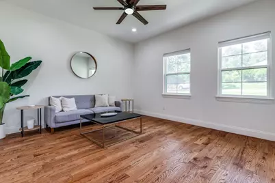 1000 Cameron Avenue, Dallas, TX 75223 - Photo 10